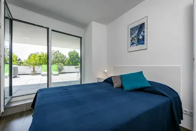Image de Bel appartement avec piscine, Wifi, climatisation, Tv, terrasse, animaux admis et parking