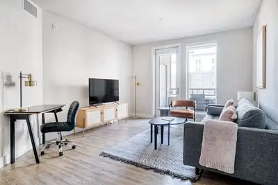 Image de Modern Redwood City 2br w/ Gym, Parking, walk to Caltrain, by Blueground