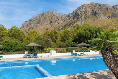 Image de Maison de vacances Garballo avec jardin, terrasse, climatisation et piscine partagée