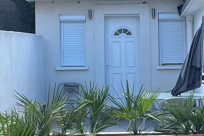 Image de Studio neuf, indépendant, à 15mn des plages, proche de toutes commodités