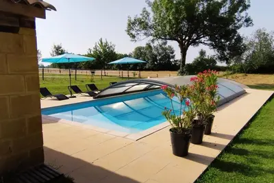 Image de Studio cosy avec piscine partagée et étang privé, proche Bergerac et sites touristiques du Périgord