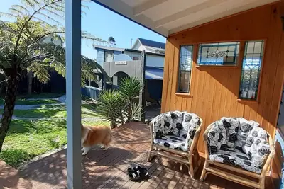 Image de Beachside with bike trail access and fibre. Winter and weekly discounts now on.