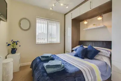 Image de Sandringham - Deux Chambres Maison, Couchages 4