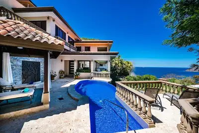 Image de Spectacular, Gated, Oceanfront Luxury Villa w/ Pool - Playa Flamingo, Costa Rica