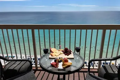 Image de 19th Floor Pelican Beachfront with Ocean View