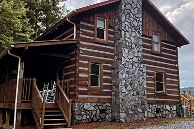 Image de Blue Ridge Mtn Log Cabin 4 bedroom + Treehouse Bird Watchers