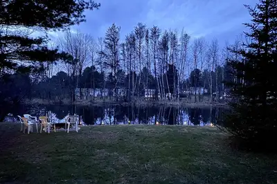 Image de Year round cozy cabin on Trout haven Pond, close to trails & Lake St. Helen