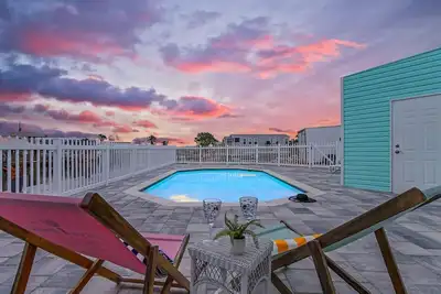 Image de Waterfront Petite Retreat with Private Pool & Gulf Access - Villa Boat House - Roelens Vacations