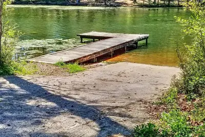 Fishermans retreat at desirable Guntersville Mid Lake, Private boat ramp & dock