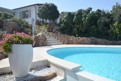 Image de Superbe Villa+maison - 6 adultes-4 enfants! Piscine privée - Magnifique vue Mer