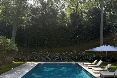 Image de Charming Beach House! Walk to a quaint farmstand and Wainscott beaches