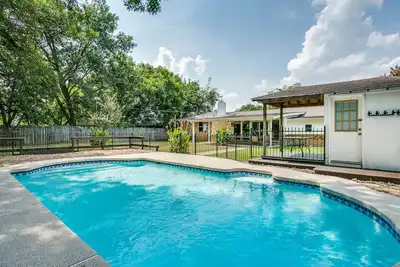 Image de A&E Bedford Entertainment Getaway near Dfw Airport &. Cowboys Stadium