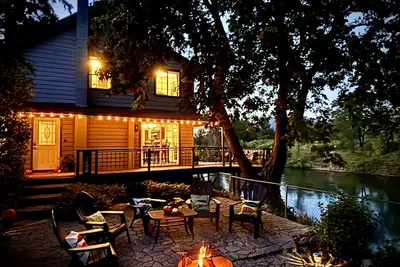 Image de Riverfront on the Rogue! Ideal Southern Oregon location