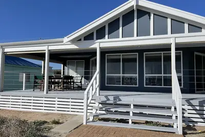 Image de Stunning beachfront view,