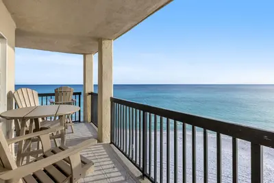 Image de Top Shellf- The Very Best Views in Pinnacle Port, Penthouse, End Unit!