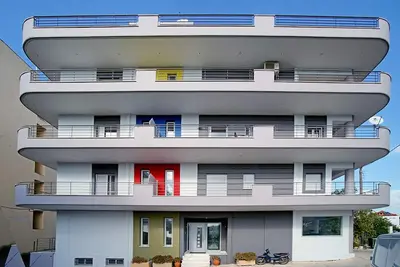 Image de A luxury 135square met. apartment in Kyparissia. 15 minutes walk from the beach