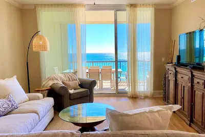 Image de Just Down from Destin: Gulf Front Luxe Condo 4br/3ba, 2 Gulf View Master Suites