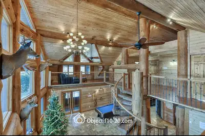 Image de Chalet le Massif Spa and Lake Access