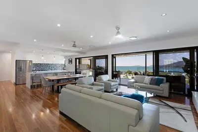 Image de Luxury 5 bedroom home with private pool and spectacular ocean views