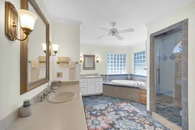 Image de Saint Simons Island, blocks from Gould’s Inlet, 5 bedroom 3 bath ranch sleeps 12+