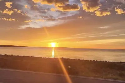 Image de Beautiful private home overlooking the stunning Boston Bay and Port Lincoln.