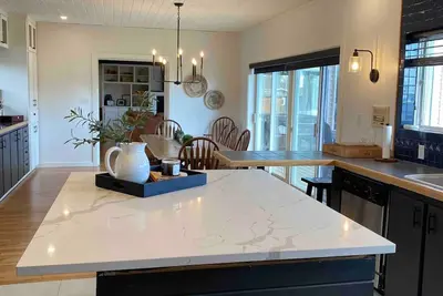 Image de Riviera Lodge - Large Renovated Waterfront Property