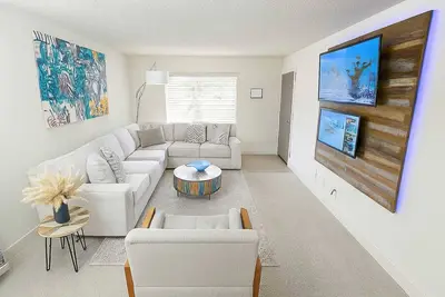 Image de Spring Retreat | 2br • 5 Min Walk to Galleria