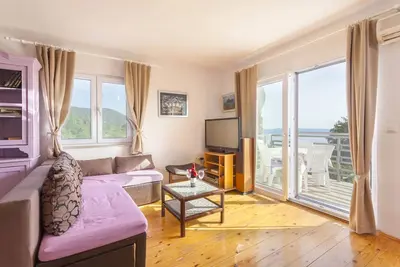 Image de Appartement de quatre chambres avec le balcon et la vue sur le mer Gornji Tucepi, Makarska (A-17686-a)