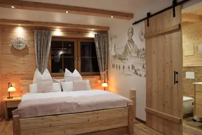 Image de Cozy village chalet (24sqm) with panoramic stove