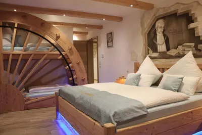 Image de Cozy minister chalet (34sqm) with south-facing balcony