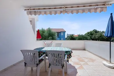 Image de Appartement d'une chambre avec la terrasse Mandre, Pag (A-6418-b)