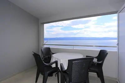 Image de Appartement d'une chambre avec la terrasse et la vue sur le mer Nemira, Omis (A-17039-b)