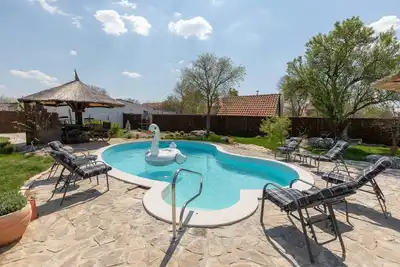Image de Maison pour la famille avec la piscine Bogatić, Krka (K-17168)