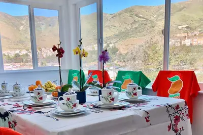 Image de Cute house with edible garden
