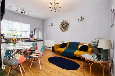 Image de Spacious Apt: Fast Wifi, Near Airport, Gym Access