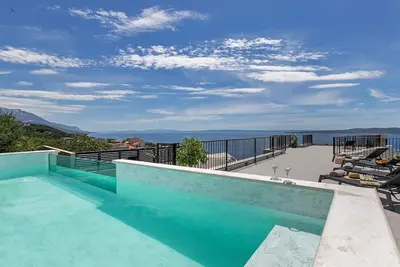 Image de Villa Beyond Blue - villa moderne avec vue imprenable sur la mer et piscine pouvant accueillir jusqu'Ă six personnes