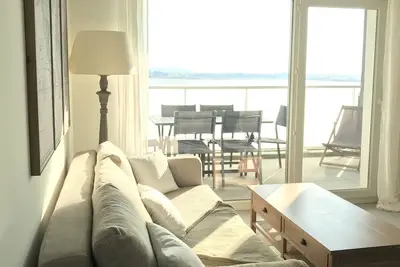 Superbe appartement 2 chambres avec terrasse et vue mer
