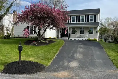 Image de Newly Updated 5 Bedroom House in Quiet Neighborhood, End of Cul-de-sac location