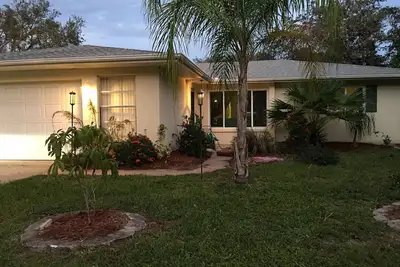 2 Bed/2 Bath Private Home on Quiet Street, Tastefully Furnished, Pets Allowed