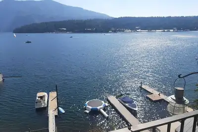 Image de Waterfront Home with a Boat Dock