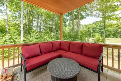 Image de Modern Mountain Escape w/ Hot Tub & Pool Table