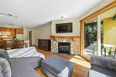 Image de Bright, Lovely, Corner Unit in Sun Peaks Village