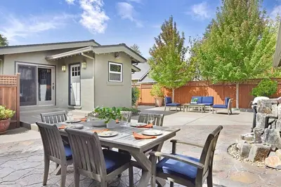 Image de Downtown Healdsburg Wine Country Retreat