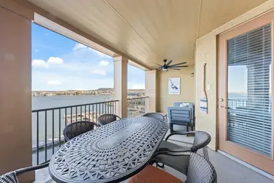 Image de Breathtaking Sunrise Views Over Lake Lbj - Luxury 3br Waterfront Condo