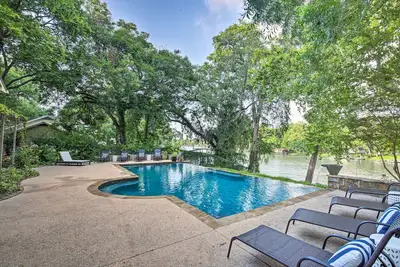 Image de Guadalupe River Paradise w/ Hot Tub, Dock & Kayaks
