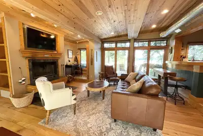 Image de Estate on Silver Lake ~