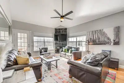 Image de Branson Condo w/ Resort Amenities & Marina Views!