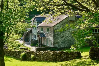 High Cunsey Farm, family friendly, with open fire in Far Sawrey
