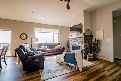 Image de The Overlook - New Custom Home with Amazing Views