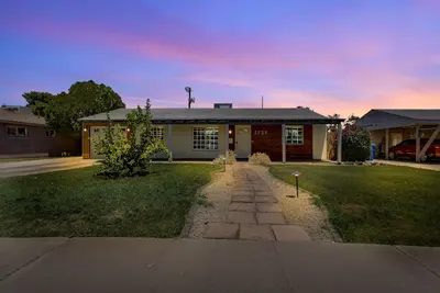 Image de Happy Haus, Uptown, Close to Az-51, Downtown, Pool